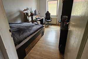 Modern eingerichtete, helle 1-Zimmerwohnung mit gr. Küche & überdachtem Süd-Balkon