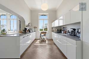 Sanierte Luxuswohnung am Zauberberg! Wohnen am Wald mit atemberaubenden Skyline-Blick! – Die vollständige Adresse der Immobilie erhältst du vom Anbieter., 65779 Kelkheim (Taunus) – Vorschaubild 2