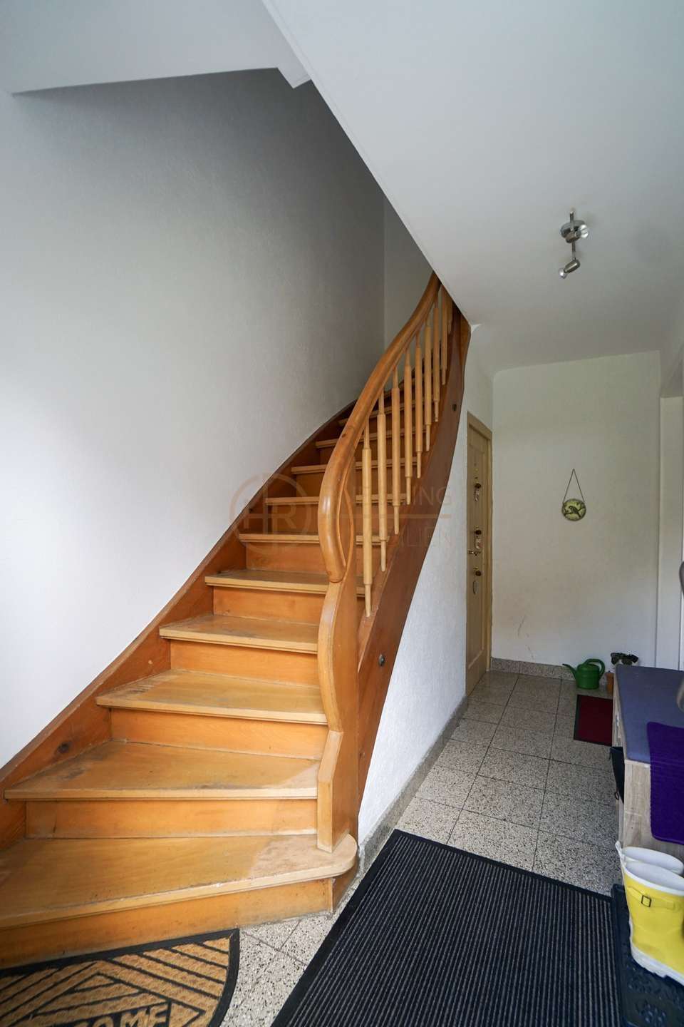 Immobilie in Rechberghausen - Charmantes Zweifamilienhaus mit Garten, Dachterrasse & 3 Garagen – viel Potenzial in Rechberghausen - Bild 5