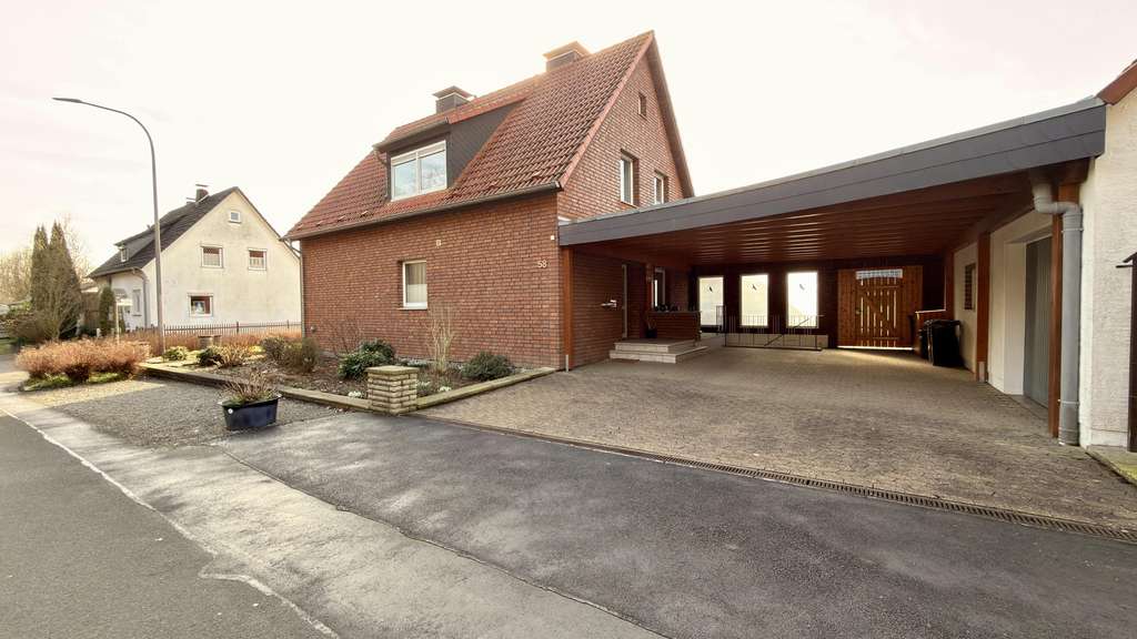 Immobilie in Dörentrup - Gepflegtes Zweifamilienhaus - in ruhiger Siedlungslage direkt am Wald  - Bild 2