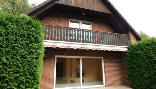 Bild von stattliches Wohnhaus im Grünen
