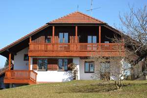 Solides Einfamilienhaus mit großem Grundstück für Gestalter und Familien – Die vollständige Adresse der Immobilie erhältst du vom Anbieter., 84140 Gangkofen – Vorschaubild 1
