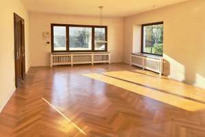 Bungalow  mit Tradition und Charme 
Großer Anbau gewerblich nutzbar  -  herrliches Grundstück in ... – Die vollständige Adresse der Immobilie erhältst du vom Anbieter., 24768 Rendsburg – Vorschaubild 6