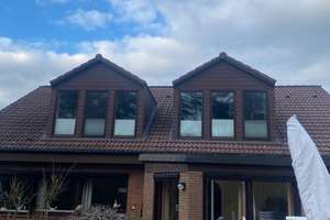 Ansprechende 2,5-Zimmer-DG-Wohnung mit Dachterrasse und Einbauküche in Henstedt-Ulzburg
