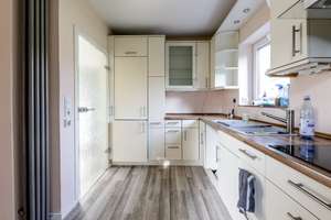 Modernisierte 4,5-Raum Doppelhaushälfte mit rd. 118 m², Garten und Doppelgarage in Kray – Die vollständige Adresse der Immobilie erhältst du vom Anbieter., 45307 Kray, Essen – Vorschaubild 7