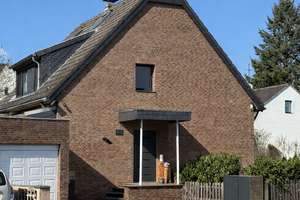 Himmelgeist freistehendes modernisiertes Einfamilienhaus – hochwertig renoviert & sofort bezugsfähig