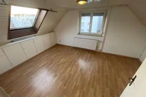 Sonnige 3 Zimmer DG-Whg.m.Stellplatz und Einbauküche in Stammheim ruhige Straße – 70439 Stammheim-Mitte, Stuttgart – Vorschaubild 3