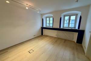 Historisches Stadthaus mit Charme und Innenhof – liebevoll saniertes Zuhause im Herzen von Velburg! – Die vollständige Adresse der Immobilie erhältst du vom Anbieter., 92355 Velburg – Vorschaubild 4