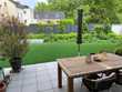 Modernes Townhouse mit Terrasse und Balkon