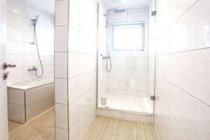 14qm Balkon, saniert mit Dusche & Wanne am Sennteichplatz – Die vollständige Adresse der Immobilie erhältst du vom Anbieter., 68199 Neckarau, Mannheim – Vorschaubild 4