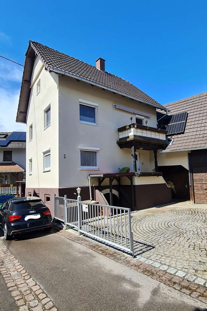 Immobilie in Friesenheim - Einfamilienhaus mit großem Ökonomiegebäude & Wohlfühlgarten in Heiligenzell OHNE MAKLER - Bild 0