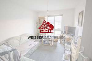 Für Kapitalanleger: Gut vermietete 2-Zimmerwohnung, Kellerabteil und Duplexparker