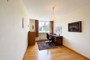 Attraktive und gut geschnittene 3-Zimmer-Wohnung mit 2 Balkonen in München-Sendling-Westpark – Die vollständige Adresse der Immobilie erhältst du vom Anbieter., 80686 Land in Sonne, München – Vorschaubild 5