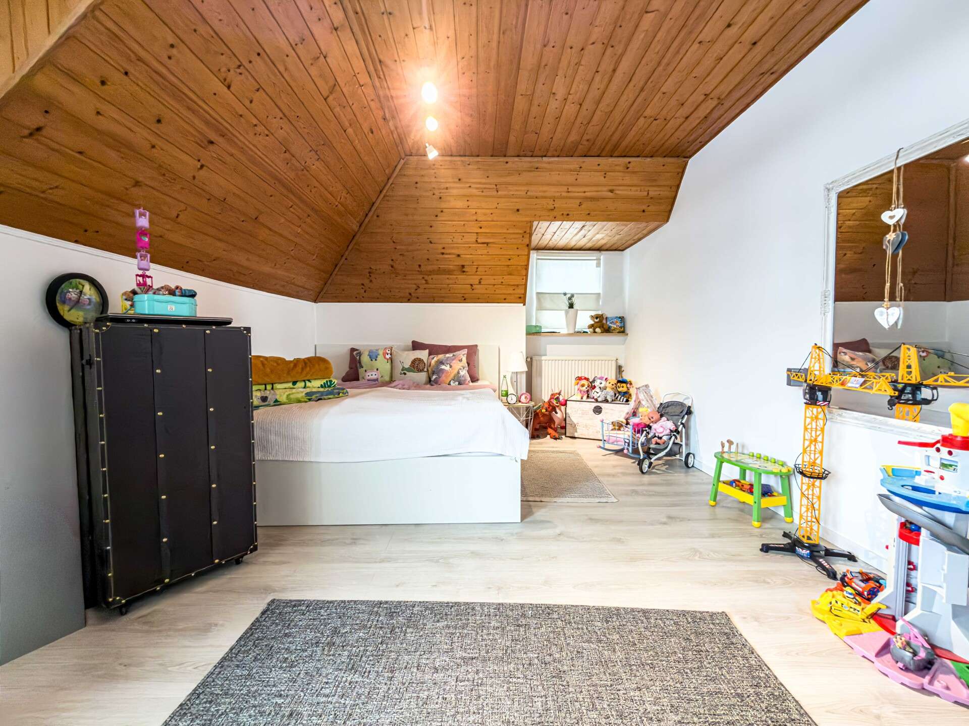 Immobilie in Nordenham - Idyllisches Zuhause mit großem Garten, Kaminwärme und eigener PV-Anlage - Bild 4