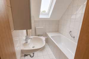 Viel Platz für den Alltag: Modernisierte 4-Zimmer-Wohnung in Oberhausen – Ackerfeldstraße 3, 46145 Sterkrade-Mitte, Oberhausen – Vorschaubild 5