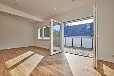 Erstbezug! - 3 Zimmerwohnung mit Gäste-WC, XXL-Balkon und PKW-Stellplatz