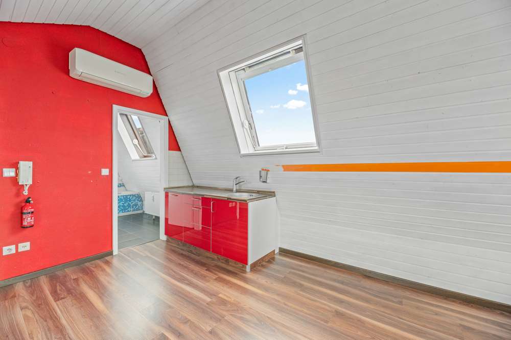 Immobilie in Wendlingen am Neckar - ++ Sofort beziehbar - 4,5-5,5 Zimmer mit flexiblen Nutzungsmöglichkeiten ++ - Bild 2