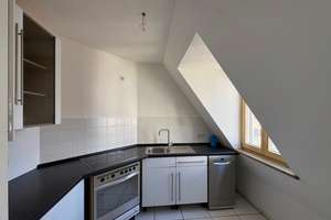 Charmante 2-Zimmer-Maisonette im Dachgeschoss in begehrter Lage von Söflingen an der Endhaltestelle. – Die vollständige Adresse der Immobilie erhältst du vom Anbieter., 89077 Söflingen, Ulm – Vorschaubild 3
