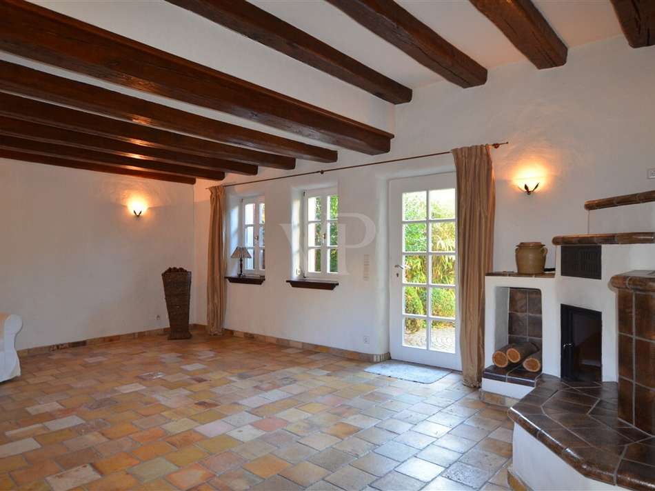 Wohnzimmer mit Zugang in den G