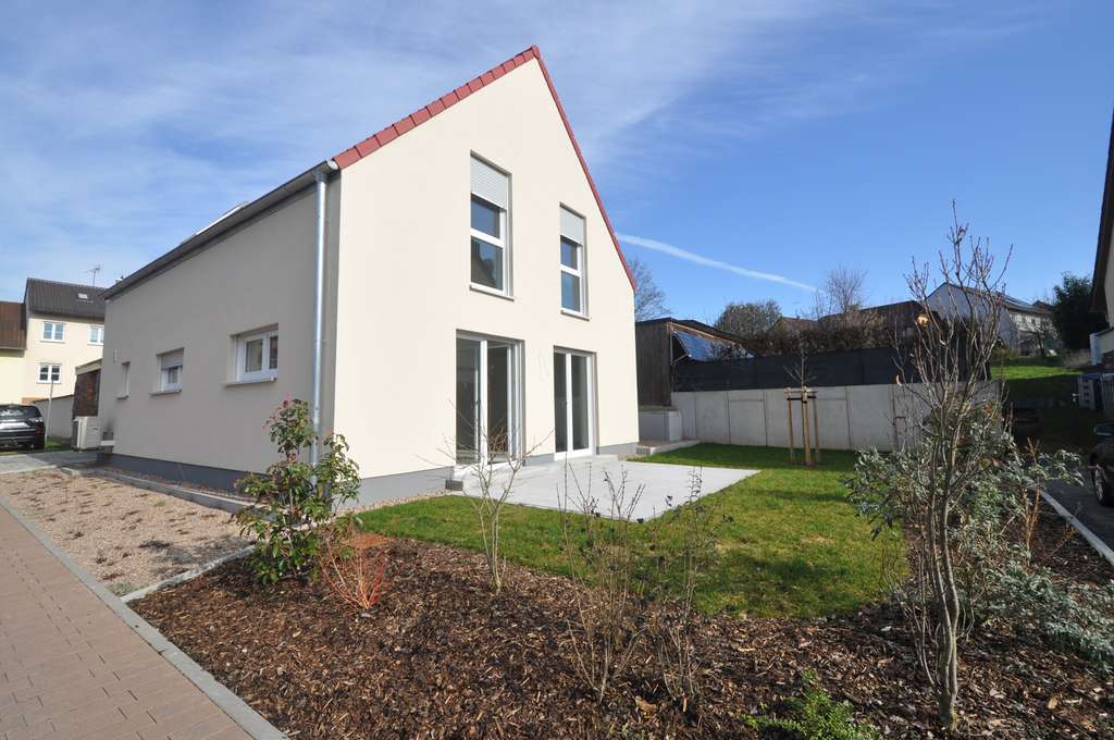 Immobilie in Eschau - Freistehendes Einfamilienhaus!
Der Frühling zeigt, wie schön Veränderung sein kann! - Bild 2