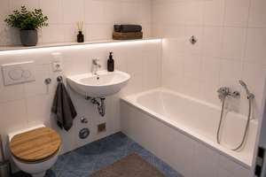 Koblenz, 4 Zi Wohnung, 2 Balkone  mit unverbauter Aussicht  – Hohenzollernstraße 131a, 56068 Süd, Koblenz – Vorschaubild 9