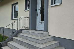 Gepflegtes Zweifamilienhaus in Top-Lage von Peine – provisionsfrei für den Käufer – Die vollständige Adresse der Immobilie erhältst du vom Anbieter., 31224 Peine – Vorschaubild 2