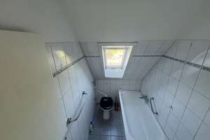 Wunderschöne 2,5-Zimmer-Dachgeschosswohnung in der Nähe der Ruhr – Wuppertaler Straße  2, 45134 Bergerhausen, Essen – Vorschaubild 13