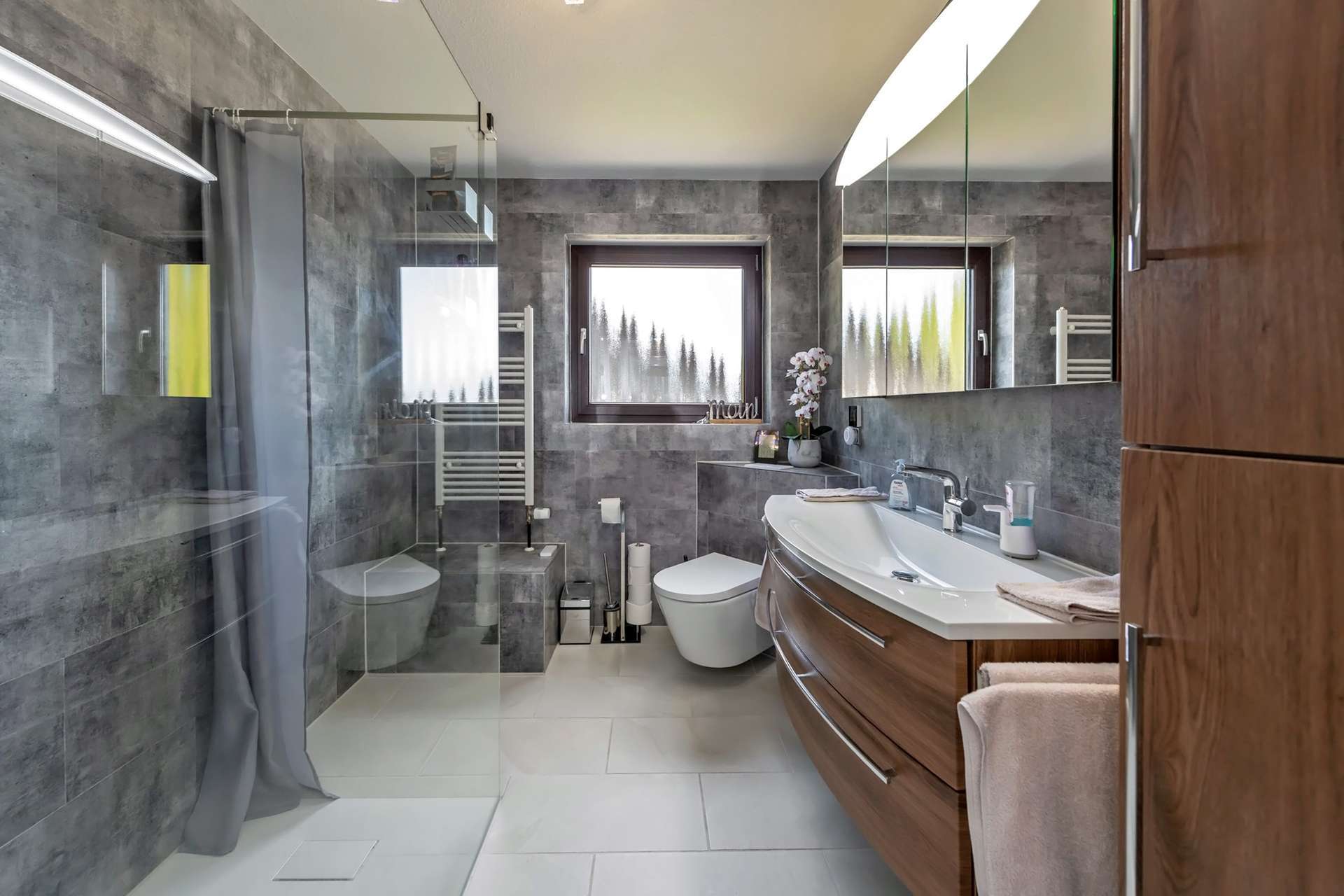 Immobilie in Adelberg - Wohnen mit der Familie unter einem Dach- attraktives Generationshaus - Bild 7