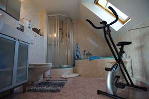 Saniertes Mehrfamilienhaus/ Mehrgenerationshaus in Radebeul – Die vollständige Adresse der Immobilie erhältst du vom Anbieter., 1445 Radebeul – Vorschaubild 9