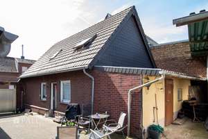 2 Häuser - ein Grundstück! Handwerker und Investoren aufgepasst! – Die vollständige Adresse der Immobilie erhältst du vom Anbieter., 41517 Grevenbroich – Vorschaubild 4