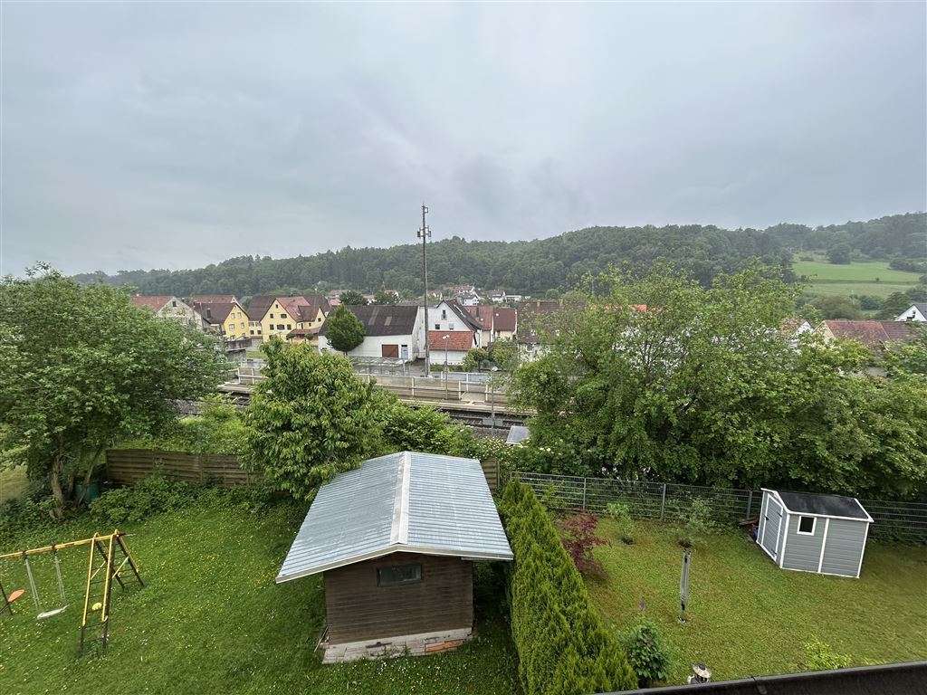 Immobilie in Lonsee - ***HANDWERKER / DIY*** Dachgeschoss-Wohnung zur individuellen Gestaltung - Bild 2