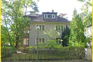 Frohnau! Ansprechendes Dreifamilienhaus mit 2 bezugsfreien Wohnungen im EG u. OG – Die vollständige Adresse der Immobilie erhältst du vom Anbieter., 13465 Frohnau, Berlin – Vorschaubild 1