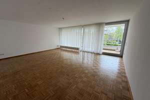 Elegante, großzügige- auch seniorengerechte- Wohnung direkt am Rhein