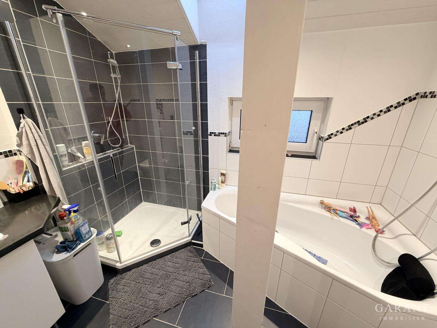 Immobilie in Aglasterhausen - Modernisierte Doppelhaushälfte in zentraler Lage - Bild 0