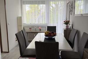 Lichtdurchflutet 3,5 Zimmer Wohnung mit zwei Balkonen