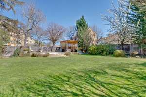 Traumhafte Ruheoase! Elegantes Stadthaus mit 700m² Grundstück, Pool und einzigartigem Garten – Die vollständige Adresse der Immobilie erhältst du vom Anbieter., 90439 St. Leonhard, Nürnberg – Vorschaubild 5