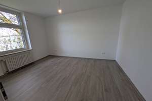 Geräumige 3-Zimmer in guter Umgebung! Einzugsbereit neu renoviert! – Brenscheder Str. 28, 44799 Wiemelhausen, Bochum – Vorschaubild 4