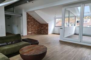 Exklusive 3,5-Zimmer-Dachgeschosswohnung mit Loggia, EBK und Stellplatz in Stuttgart – Werastraße 135, 70190 Stöckach, Stuttgart – Vorschaubild 1