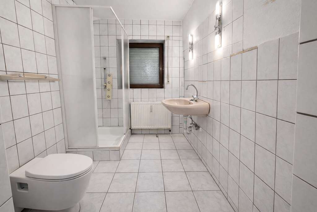 Immobilie in Schöffengrund - Perfekt für Macher: Großes EFH mit Entwicklungspotenzial - Bild 3