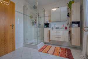 Gepflegtes 4-Zi.-Zuhause mit Garten, 2 Carportstellplätzen und 2 Freistellplätzen - Erbbaurecht – Ostvorpommern (Kreis) – Vorschaubild 9