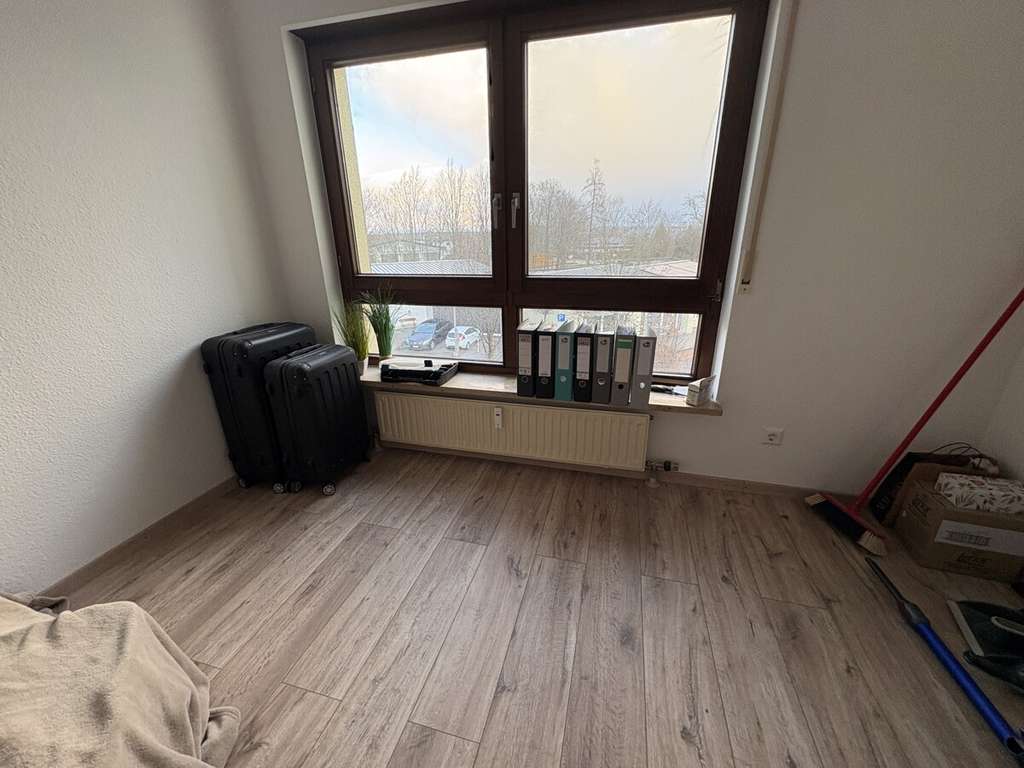 Immobilie in Markgröningen - Helle 3,5-Zimmer-Eigentumswohnung mit Balkon, Tiefgaragenstellplatz und moderner Einbauküche - Bild 4