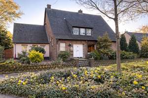 Einfamilienhaus mit Einliegerwohnung in  attraktiver Lage von Dinslaken Lohberg – Die vollständige Adresse der Immobilie erhältst du vom Anbieter., 46537 Dinslaken – Vorschaubild 1