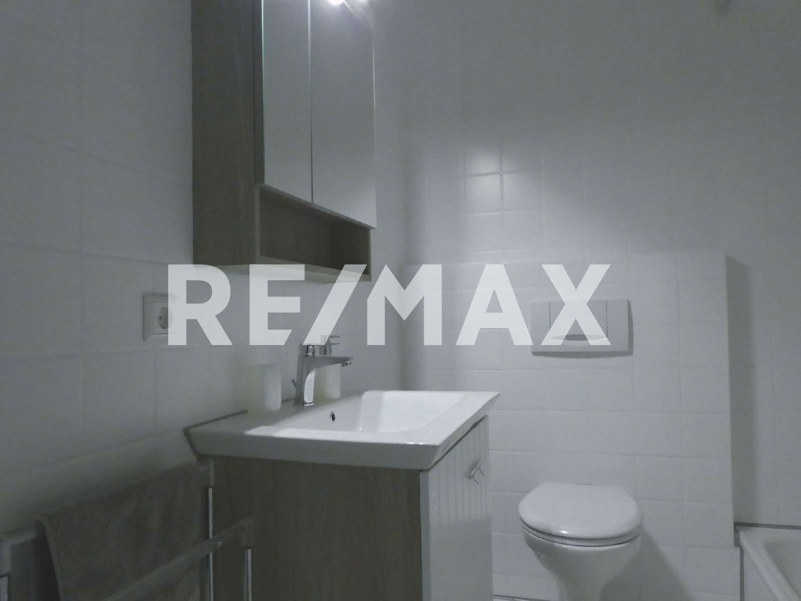 Immobilie in Donaueschingen - RE/MAX-App. Nr.1: Stilvoll renoviertes 1-Zi.-Appartement* möbliert* mit Stellplatz in zentraler Lage - Bild 2
