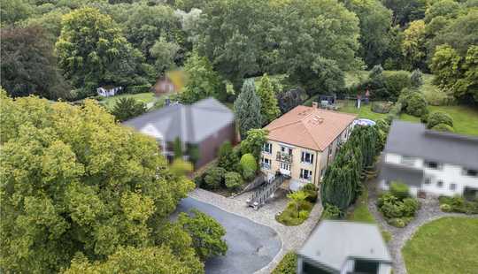 Bild von Zweifamilienhaus im Alstertal – Großzügigkeit trifft Exklusivität