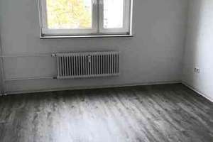 Renovierte 3-Zimmer-Wohnung mit Balkon sucht nette Mieter – Gibitzenhofstr. 88 a, 90443 Steinbühl, Nürnberg – Vorschaubild 5