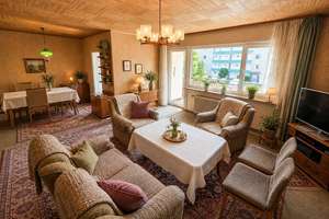Familienwohnung. Vier Zimmer. Am Klinikum. Gepflegt, aber anpassungsbedürftig. – 42653 Gräfrath, Solingen – Vorschaubild 5
