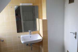 Wohnen mit Charakter: 2-Zimmer-DG-Wohnung in Pforzheim – Keplerstraße 42, 75175 Südoststadt, Pforzheim – Vorschaubild 2
