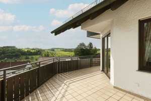 Exklusives Einfamilienhaus mit Einliegerwohnung mit Panoramablick und großem Garten in Heimsheim – Enzkreis – Vorschaubild 1