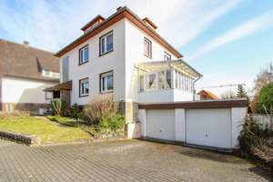 Zweifamilienhaus in Bad Driburg mit einem großem Garten, Doppelgarage & viel Potenzial – Die vollständige Adresse der Immobilie erhältst du vom Anbieter., 33014 Bad Driburg – Vorschaubild 2