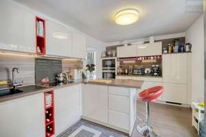 Wohnen auf zwei Ebenen – 117 m² Maisonette mit 2 Balkonen, nur 50 m vom Rhein entfernt – 50735 Niehl, Köln – Vorschaubild 4